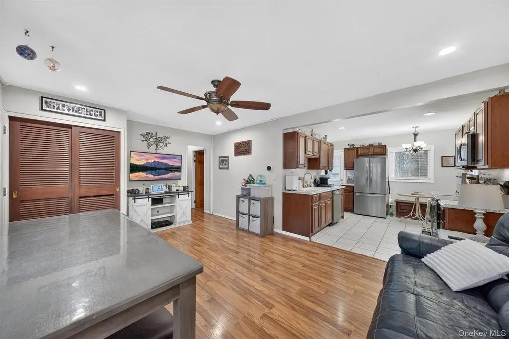 8 Van Wyck Drive Poughkeepsie NY 12601