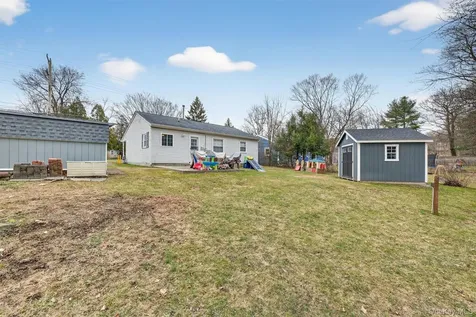 8 Van Wyck Drive Poughkeepsie NY 12601