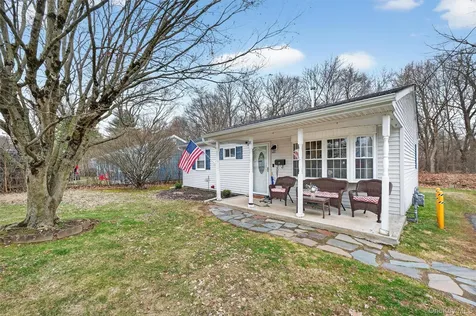 8 Van Wyck Drive Poughkeepsie NY 12601