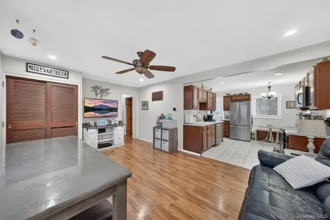 8 Van Wyck Drive Poughkeepsie NY 12601