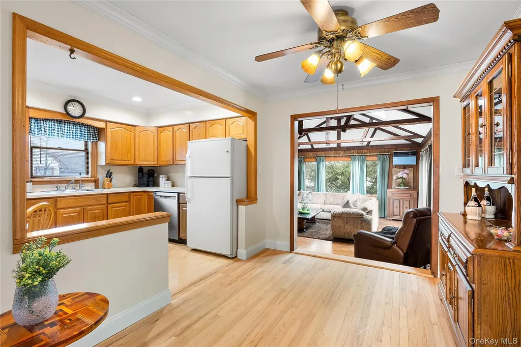 88 Evans Avenue Albertson NY 11507