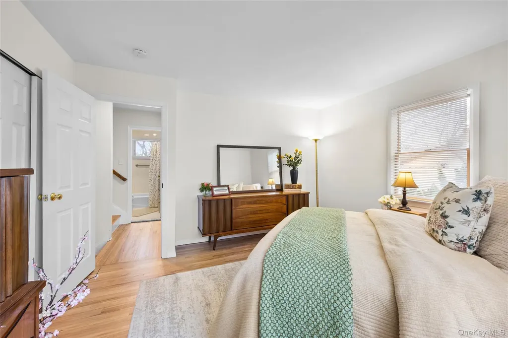 88 Evans Avenue Albertson NY 11507