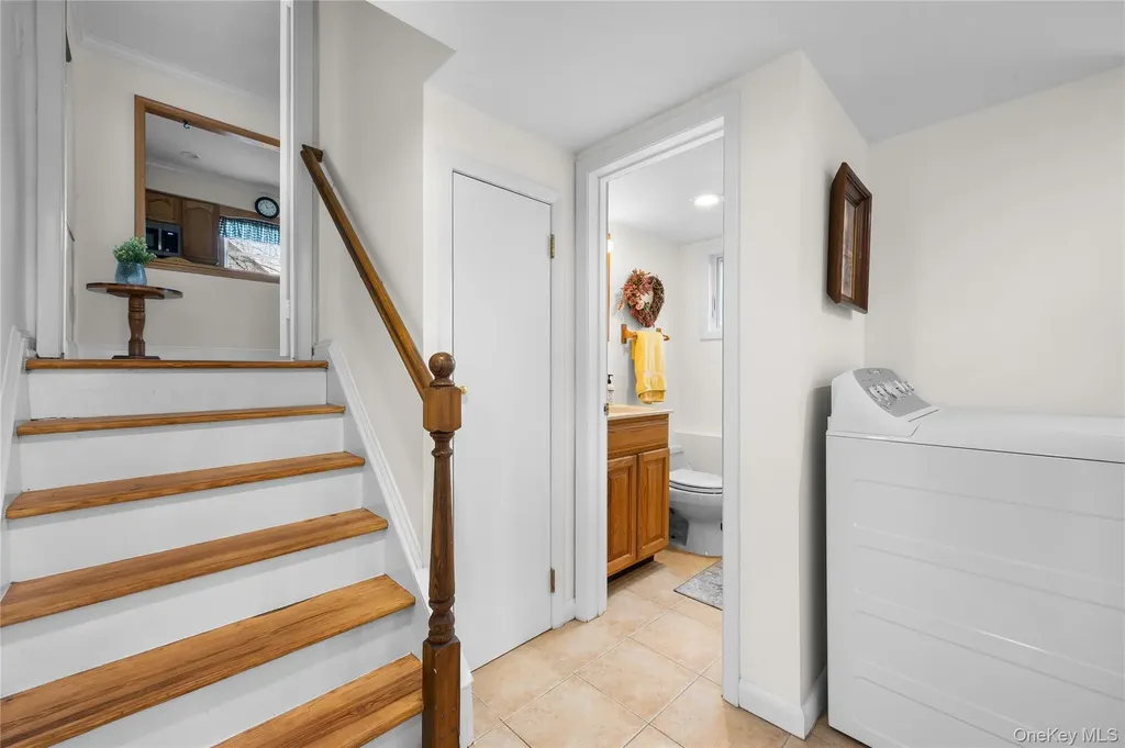 88 Evans Avenue Albertson NY 11507