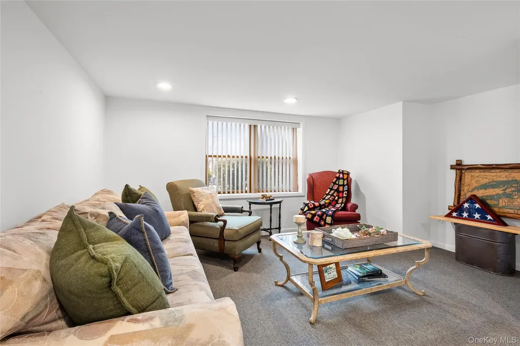 88 Evans Avenue Albertson NY 11507