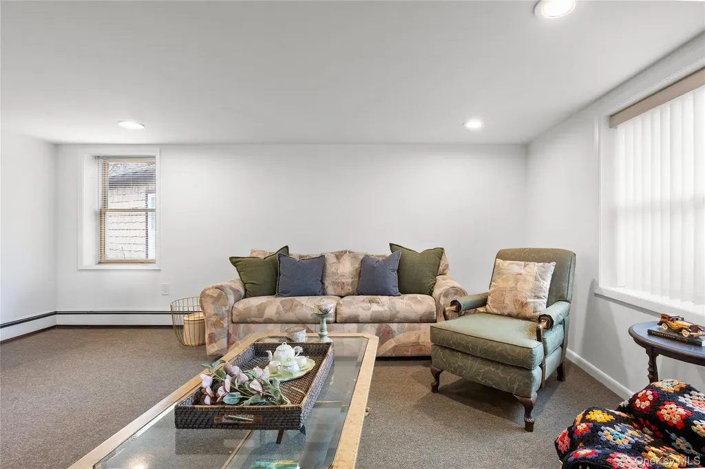 88 Evans Avenue Albertson NY 11507