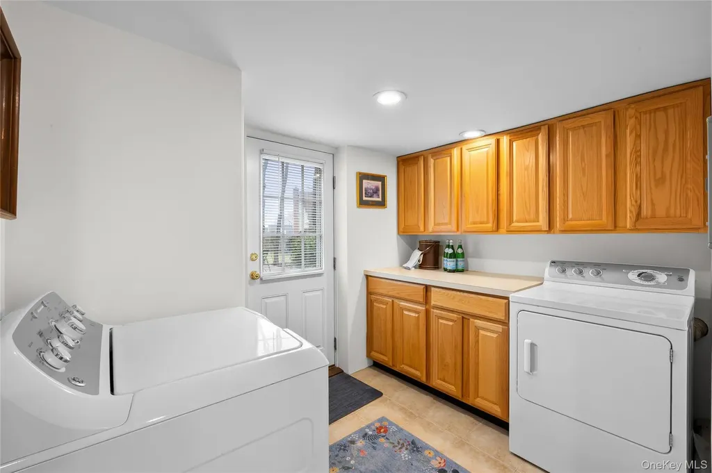 88 Evans Avenue Albertson NY 11507