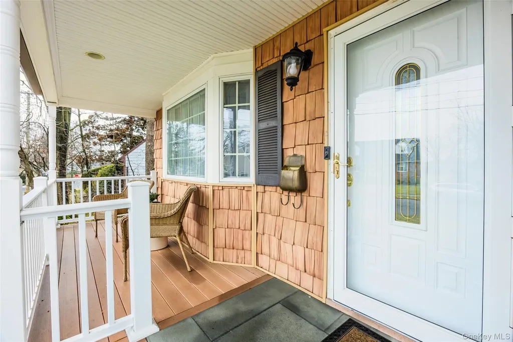 88 Evans Avenue Albertson NY 11507