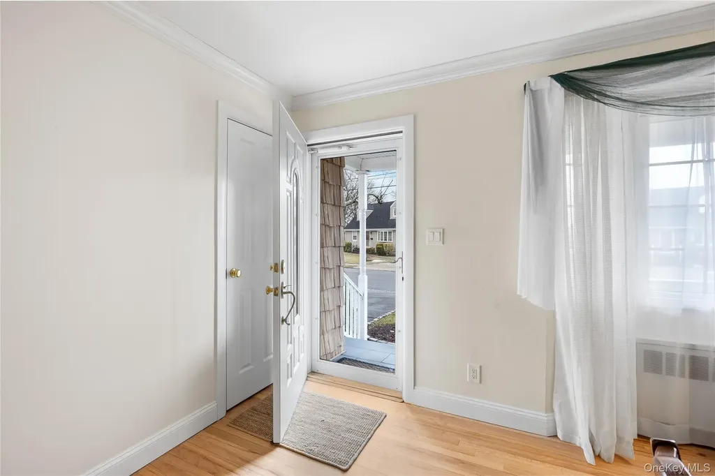 88 Evans Avenue Albertson NY 11507