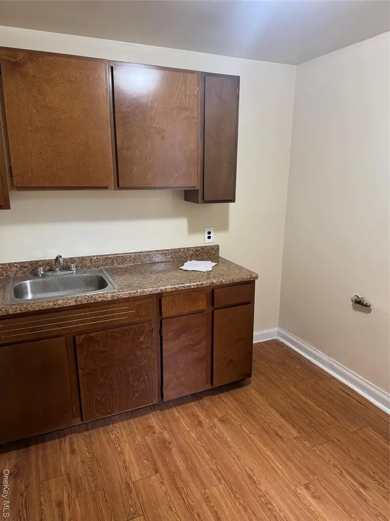 530 E 159th Street Bronx NY 10451