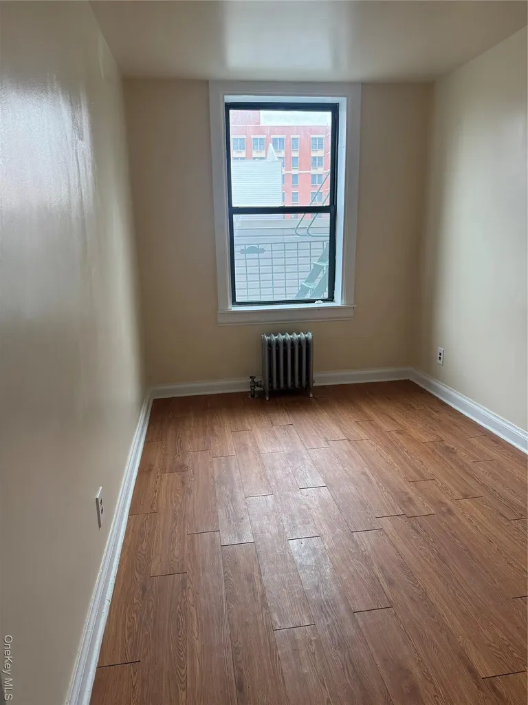 530 E 159th Street Bronx NY 10451