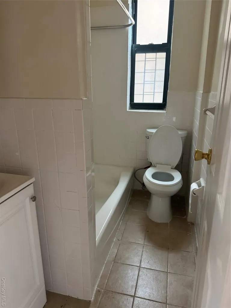 530 E 159th Street Bronx NY 10451