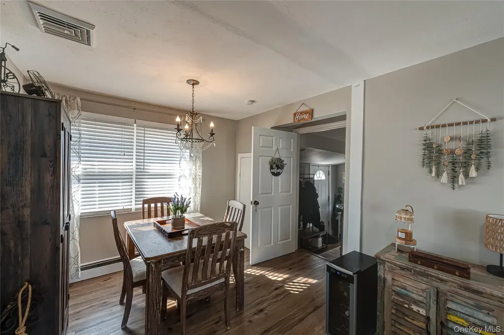 178 Spur Drive S Bay Shore NY 11706