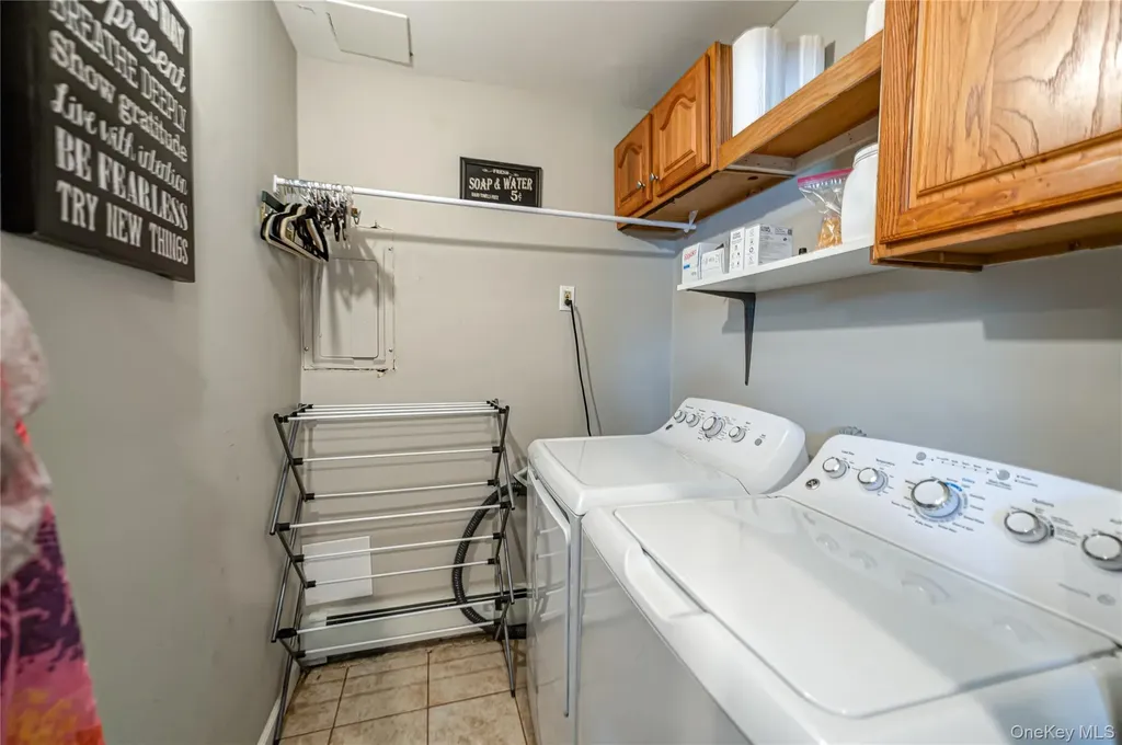 178 Spur Drive S Bay Shore NY 11706
