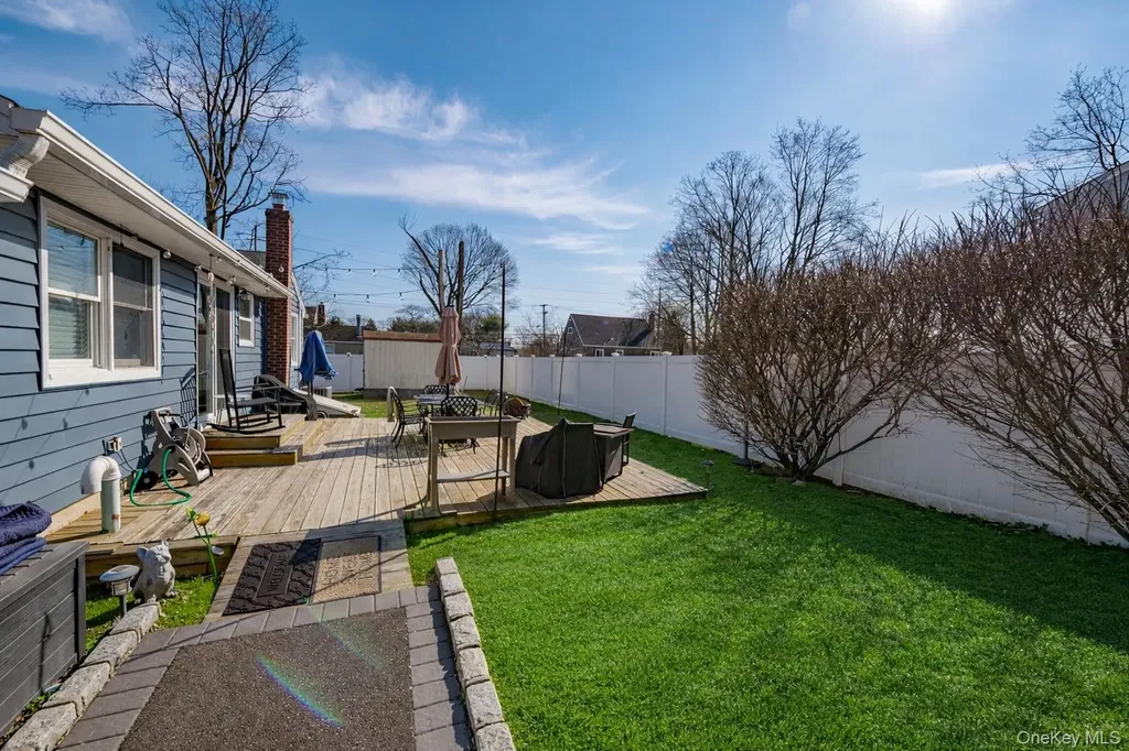 178 Spur Drive S Bay Shore NY 11706