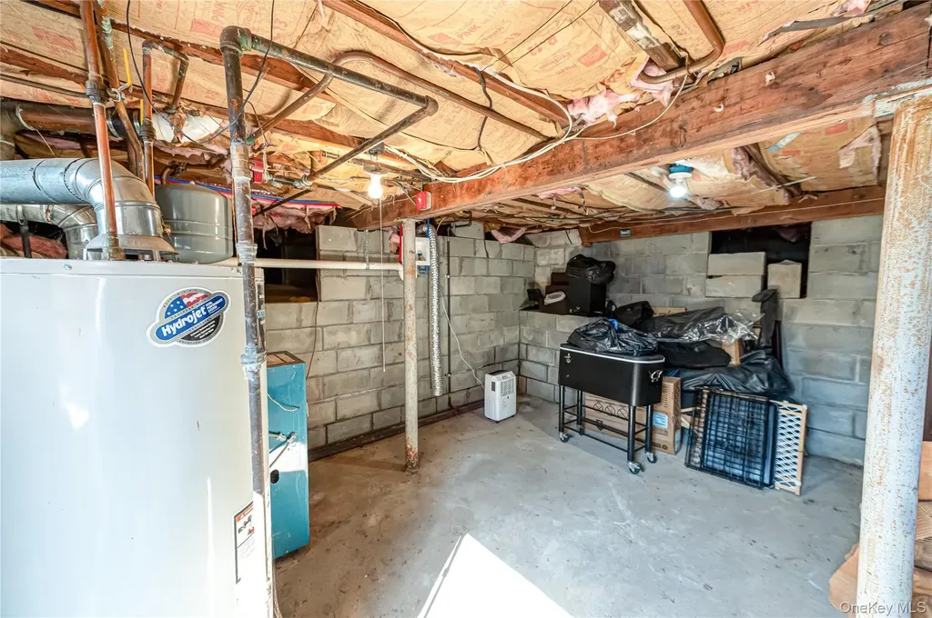 178 Spur Drive S Bay Shore NY 11706