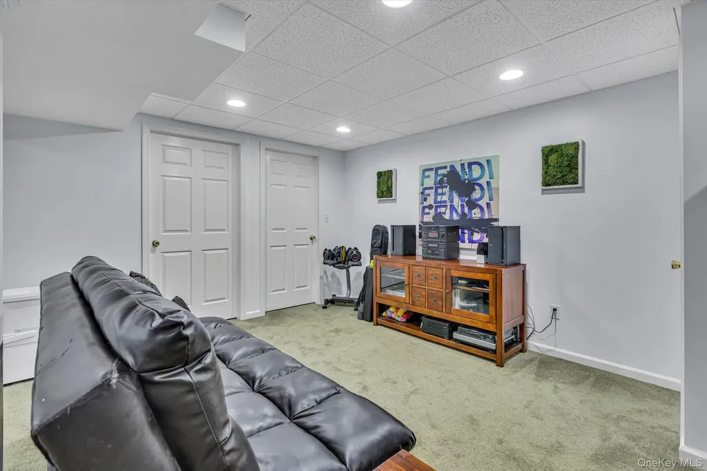 83 Manitou Trail Kings Park NY 11754