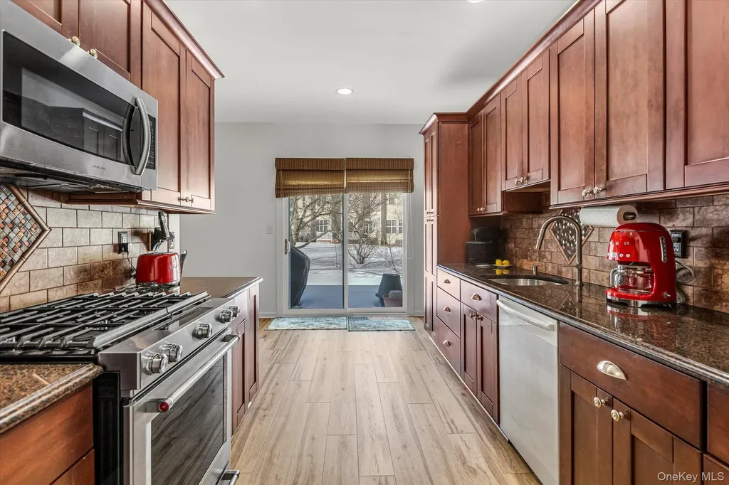 83 Manitou Trail Kings Park NY 11754