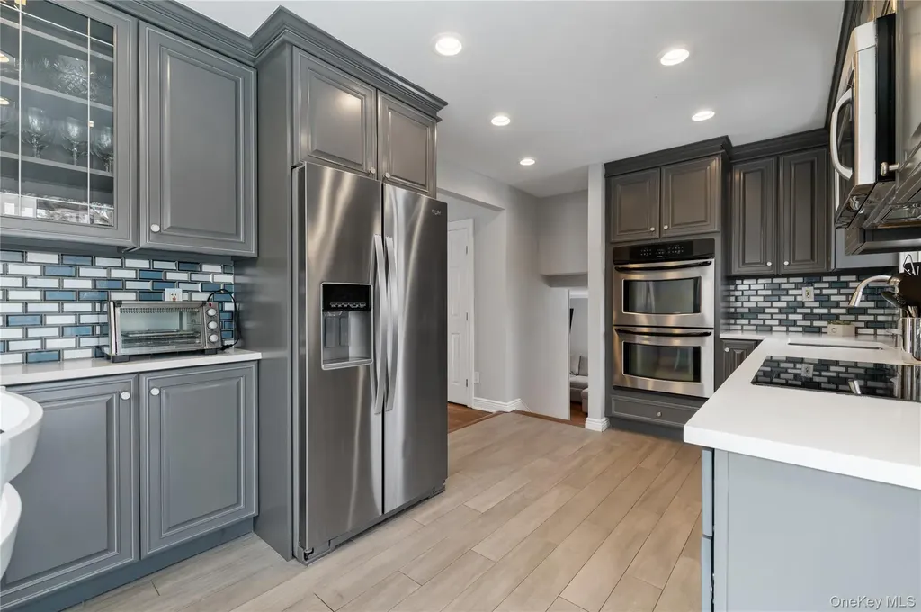 7 Rita Lane Plainview NY 11803