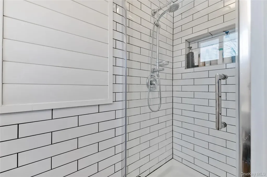 7 Rita Lane Plainview NY 11803