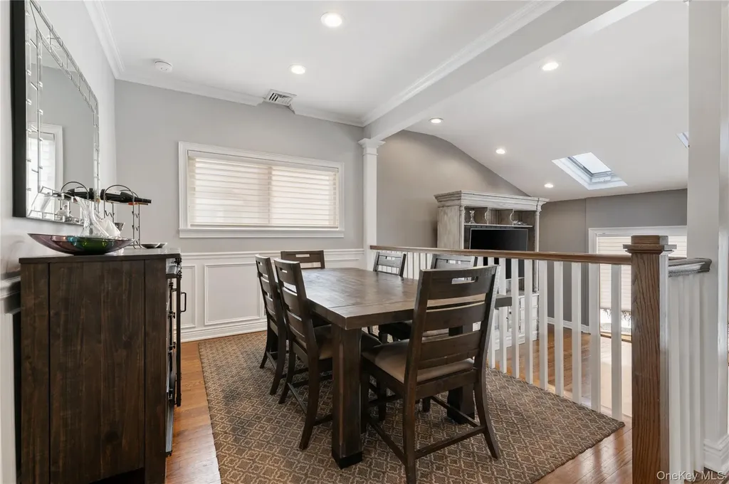 7 Rita Lane Plainview NY 11803