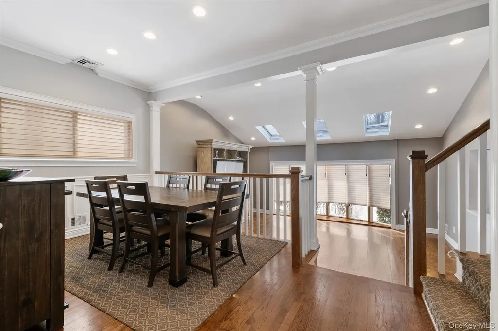7 Rita Lane Plainview NY 11803