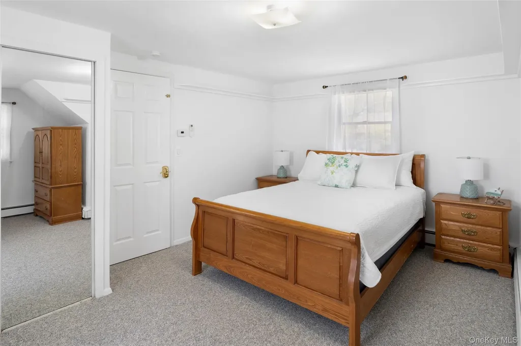 27 Summit Boulevard Westhampton NY 11977