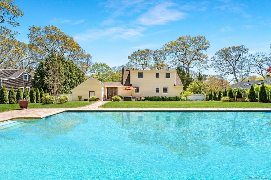 27 Summit Boulevard Westhampton NY 11977