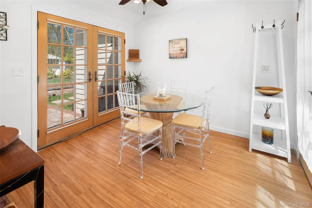 27 Summit Boulevard Westhampton NY 11977