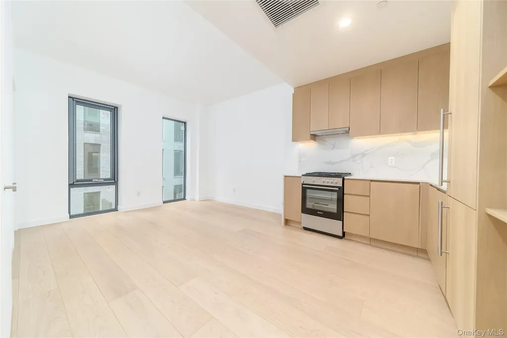 3005 Vernon Boulevard Astoria NY 11102