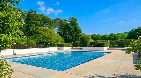 359 Colonial Circle Manorville NY 11949
