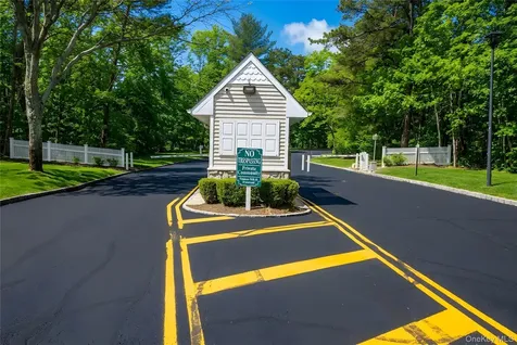 359 Colonial Circle Manorville NY 11949