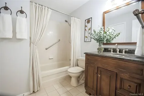 359 Colonial Circle Manorville NY 11949
