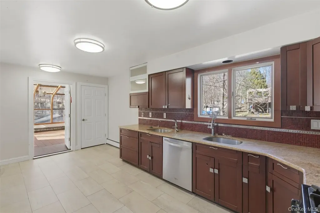 41 S Monsey Road Monsey NY 10952
