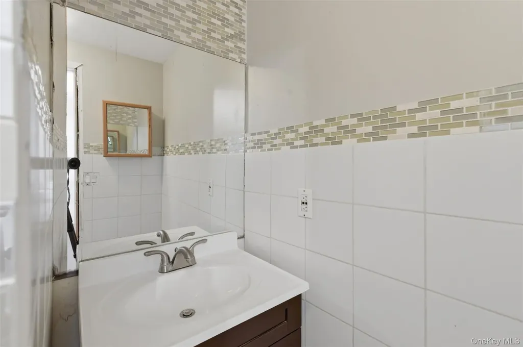 41 S Monsey Road Monsey NY 10952