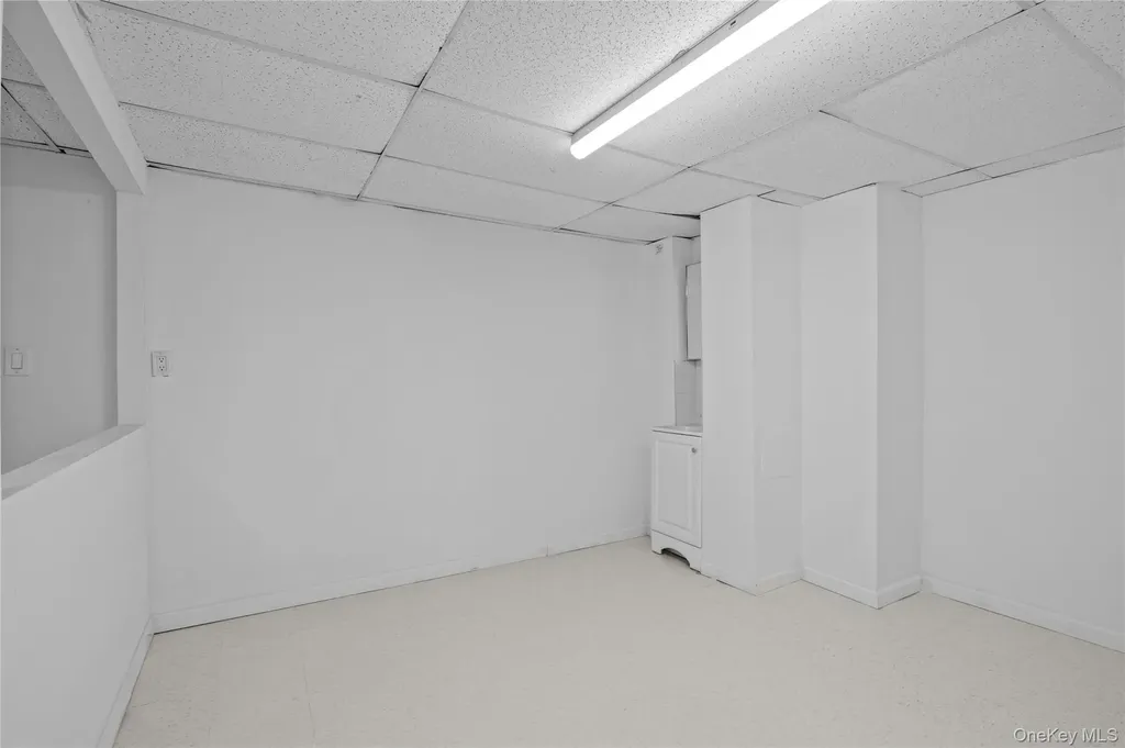 15611 Aguilar Avenue Flushing NY 11367