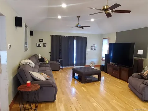 98 Fawn Lane E South Setauket NY 11720