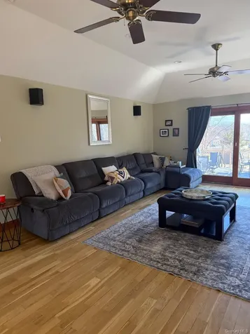 98 Fawn Lane E South Setauket NY 11720