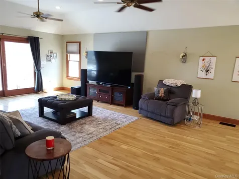 98 Fawn Lane E South Setauket NY 11720