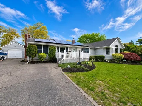 98 Fawn Lane E South Setauket NY 11720