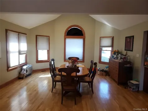 98 Fawn Lane E South Setauket NY 11720