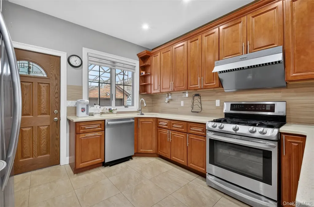 151-23 26th Avenue Flushing NY 11354