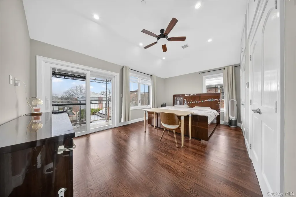 151-23 26th Avenue Flushing NY 11354