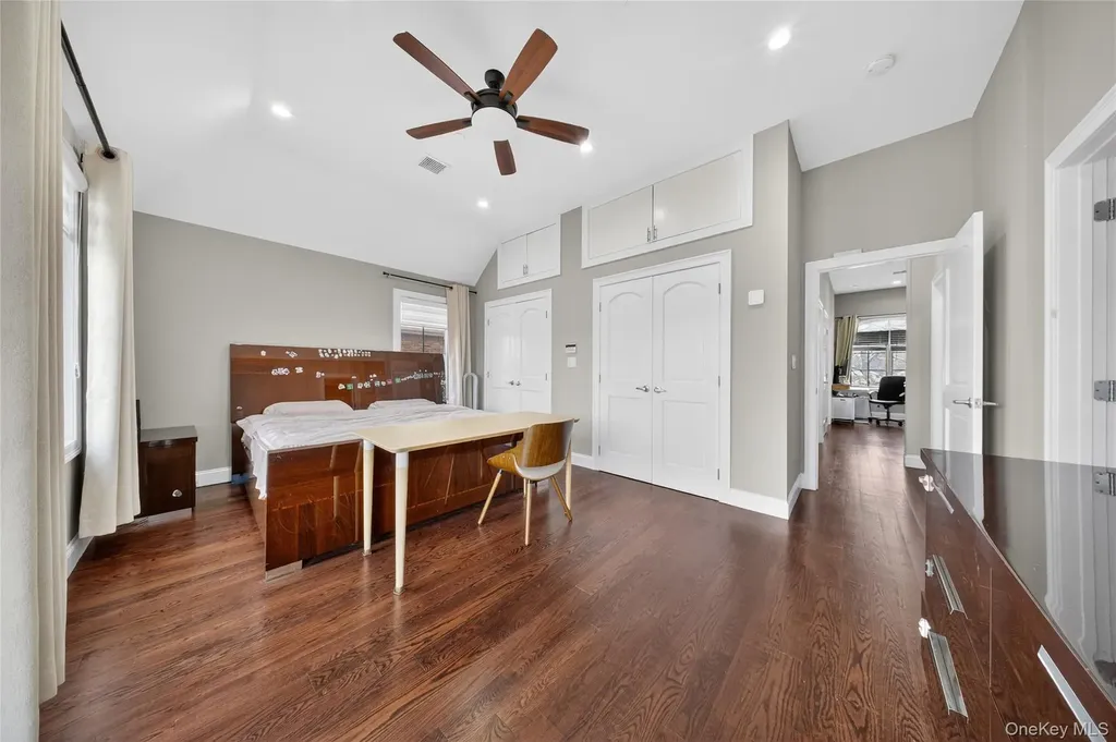 151-23 26th Avenue Flushing NY 11354