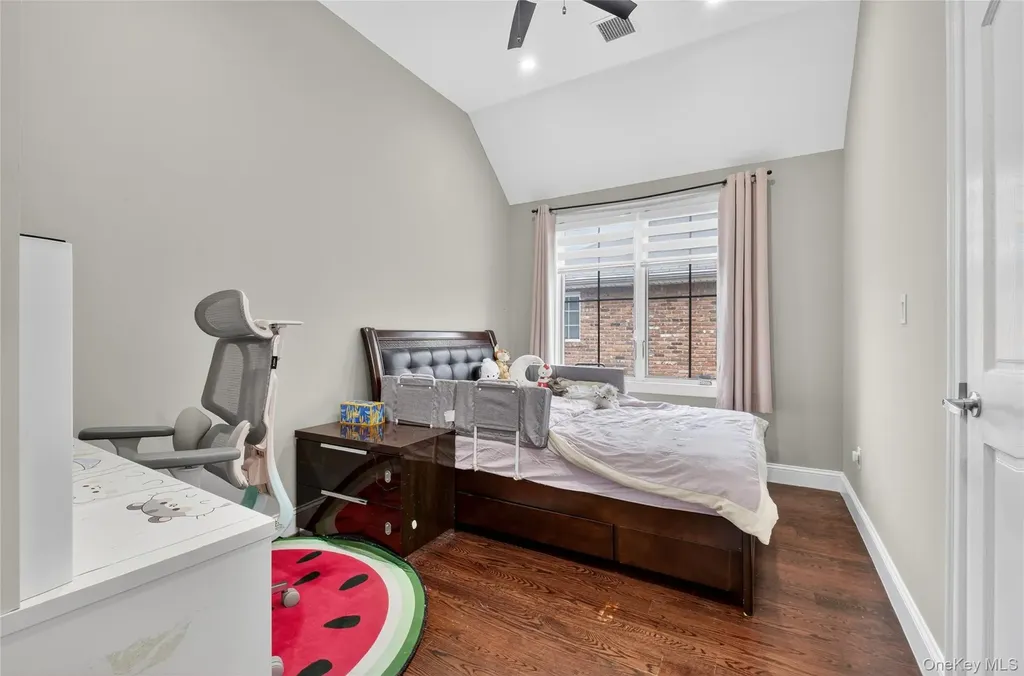 151-23 26th Avenue Flushing NY 11354
