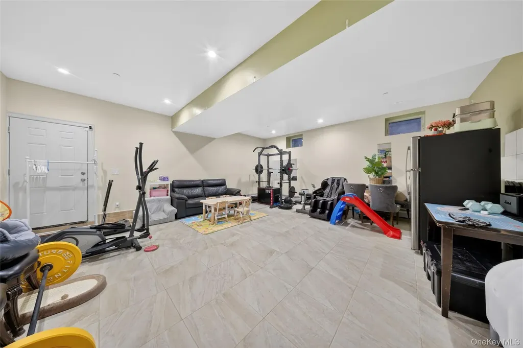 151-23 26th Avenue Flushing NY 11354