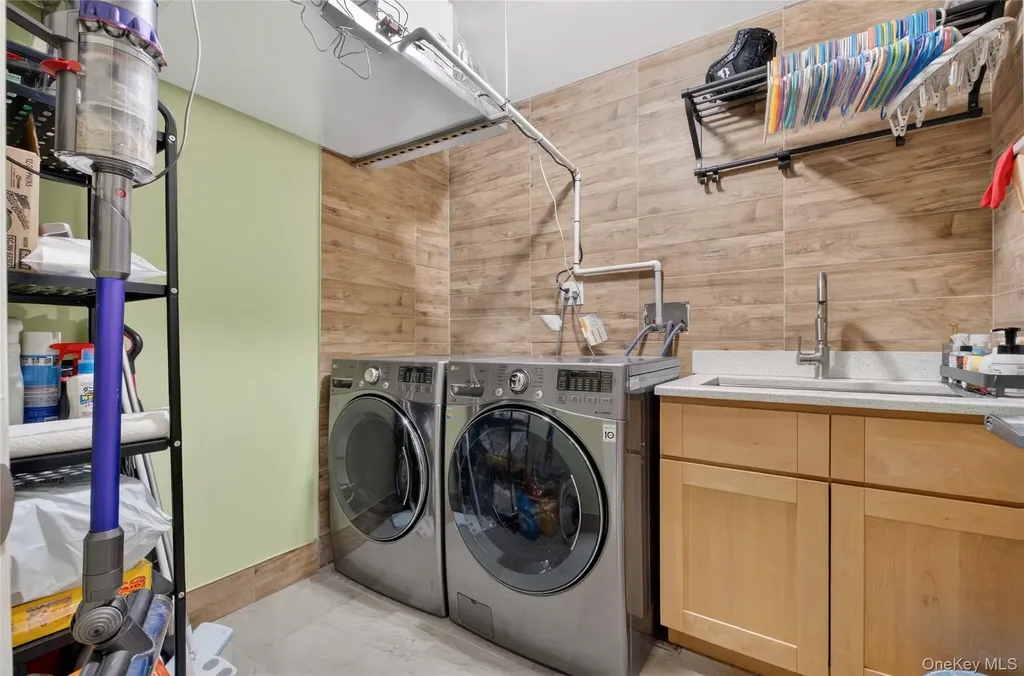 151-23 26th Avenue Flushing NY 11354