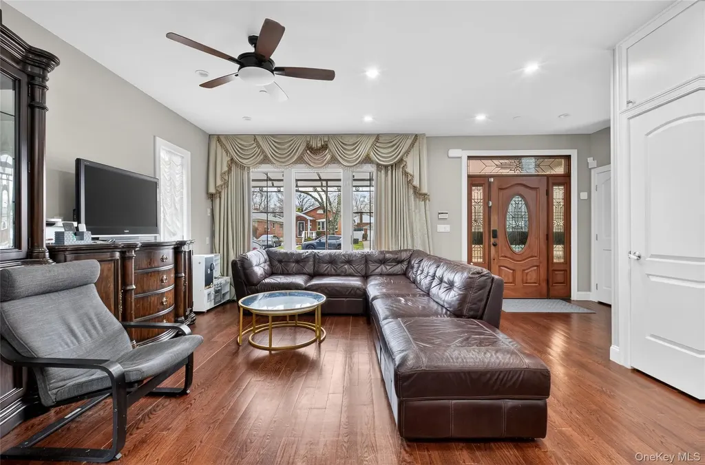 151-23 26th Avenue Flushing NY 11354