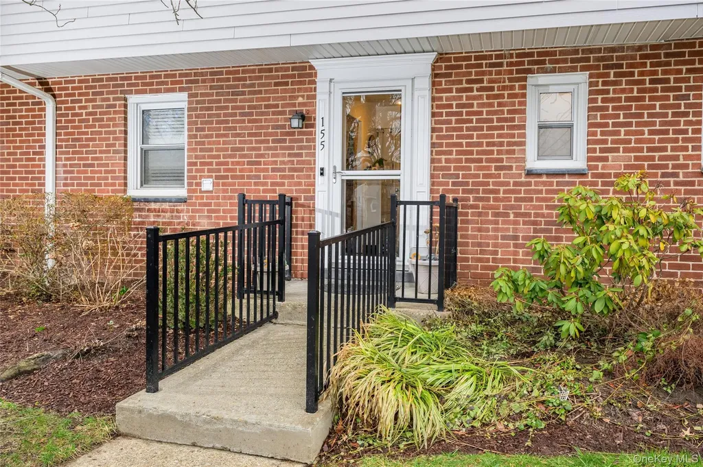 155 Charter Circle Ossining NY 10562