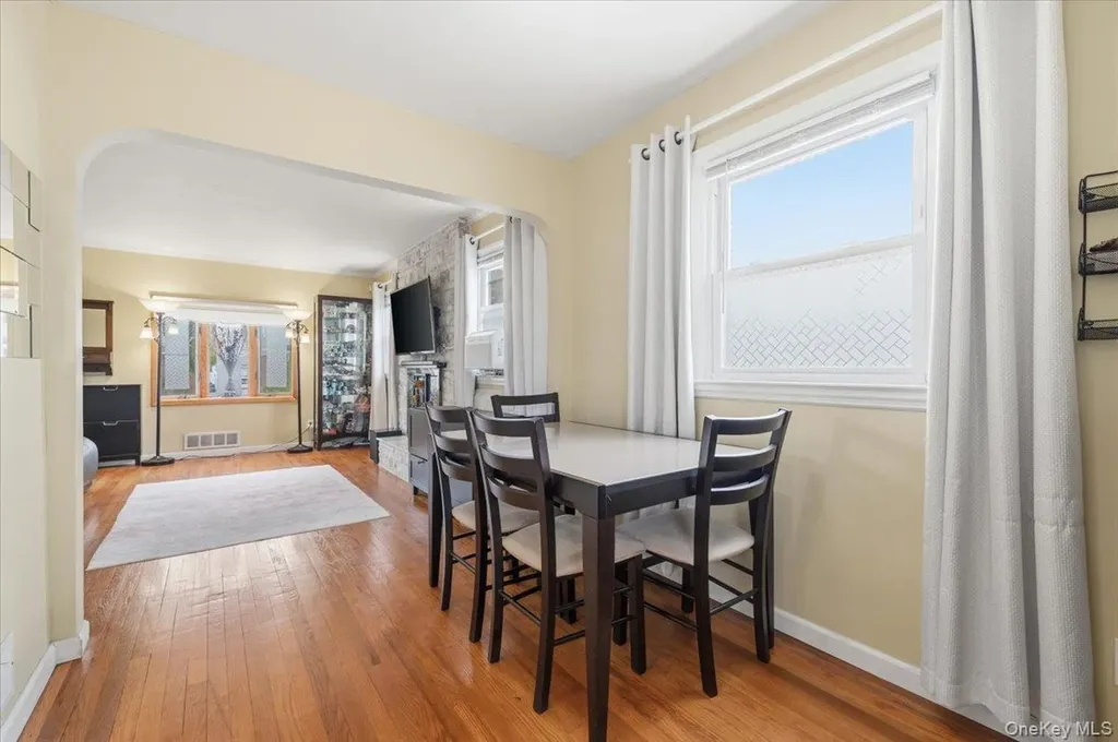 196 William Street Williston Park NY 11596