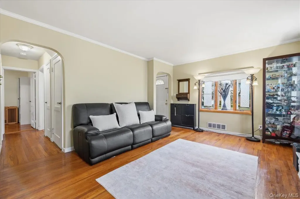 196 William Street Williston Park NY 11596